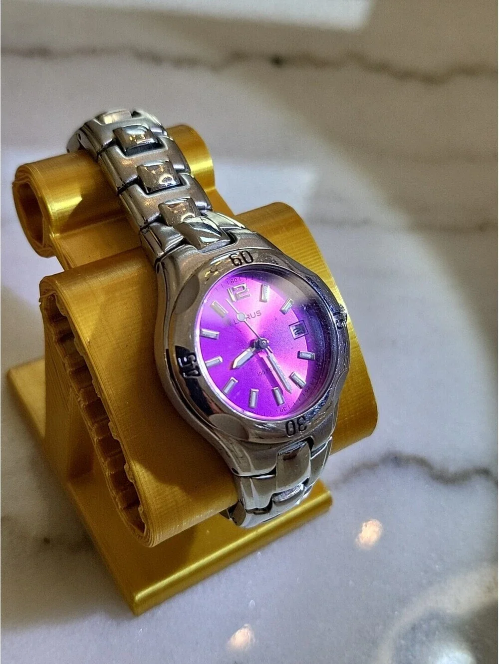 Vtg Lorus Woman’s Watch New Battery Iridescent Purple 6.25